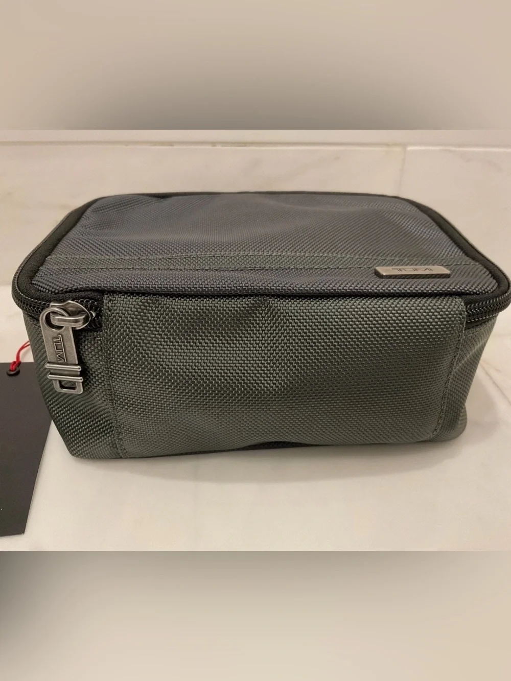 NEW TUMI Zippered CUBE TRAVEL POUCH - Cosmetic Bag - SEAL GRAY